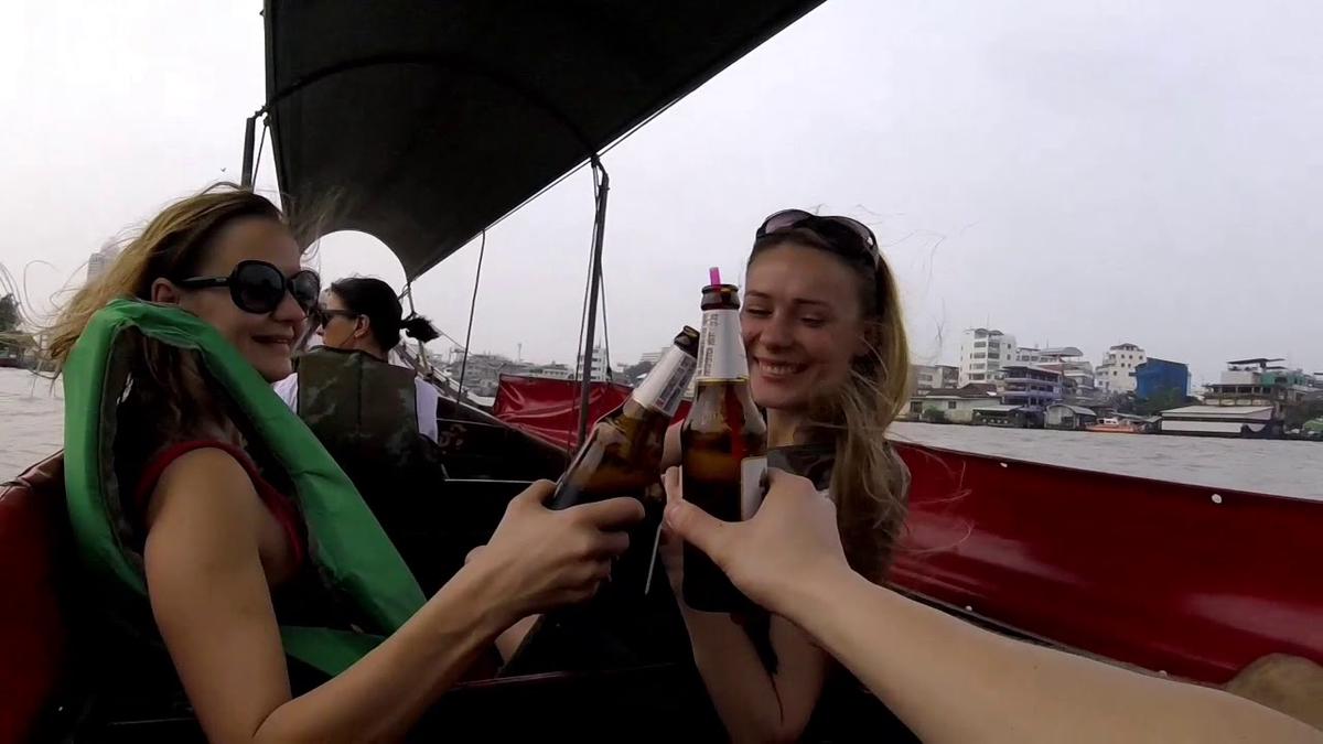 'Video thumbnail for 2 days in Bangkok, Thailand - restaurants, temple, parties, boat trip, ..'