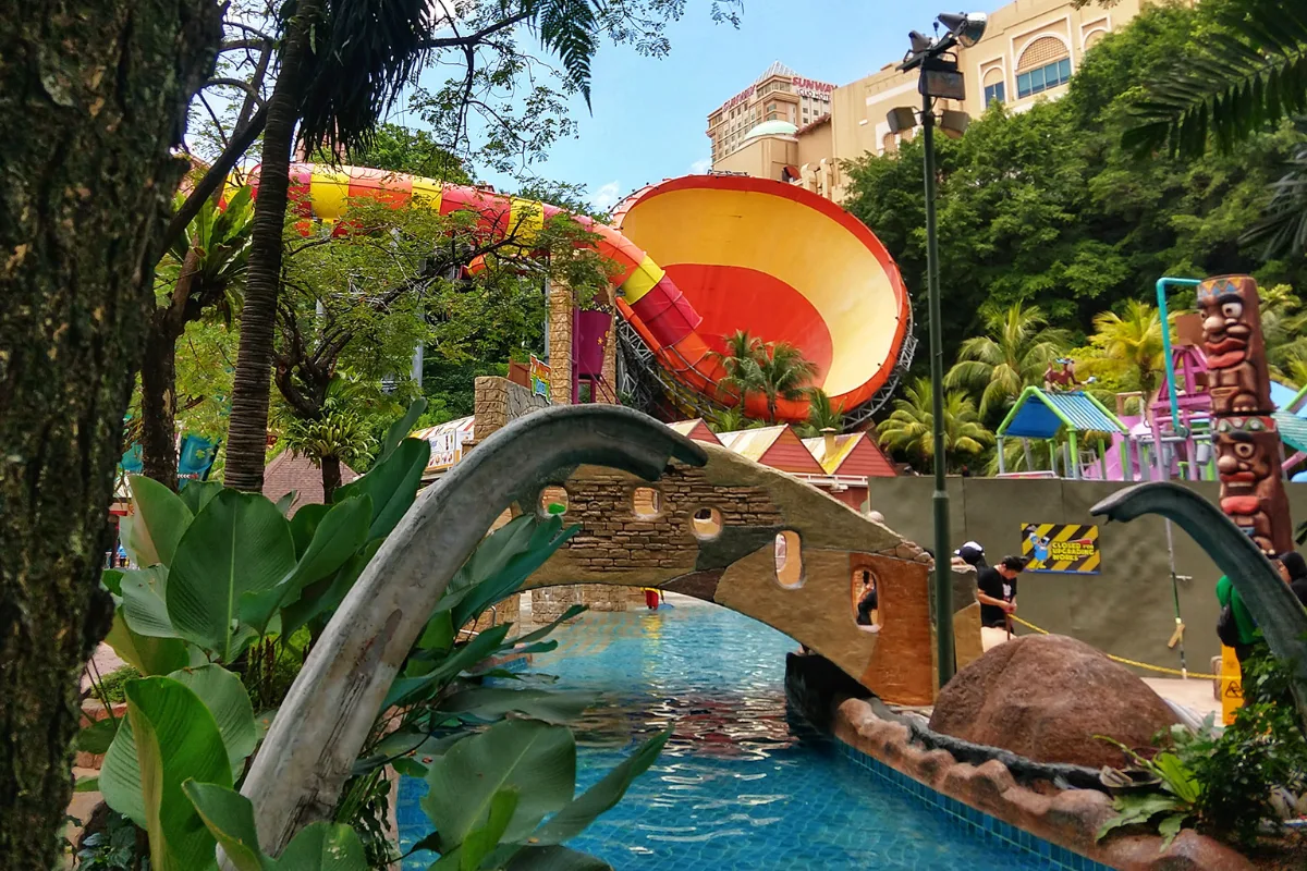 sunway lagoon water park malaysia kuala lumpur