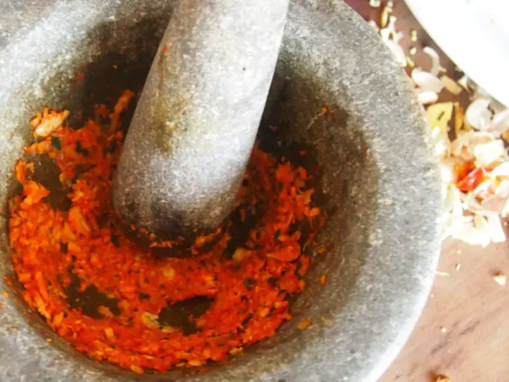 Cambodian kroeung curry paste