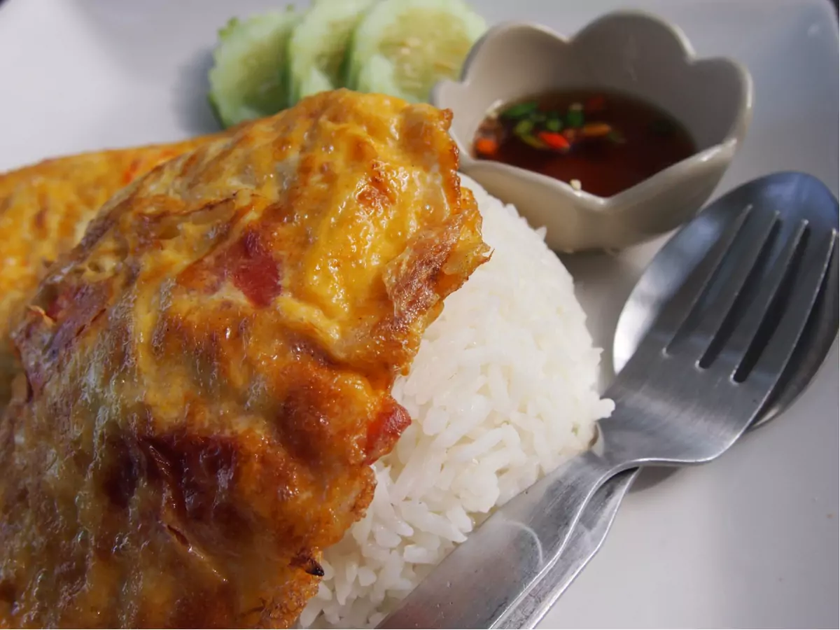 Thai omelet rice photo